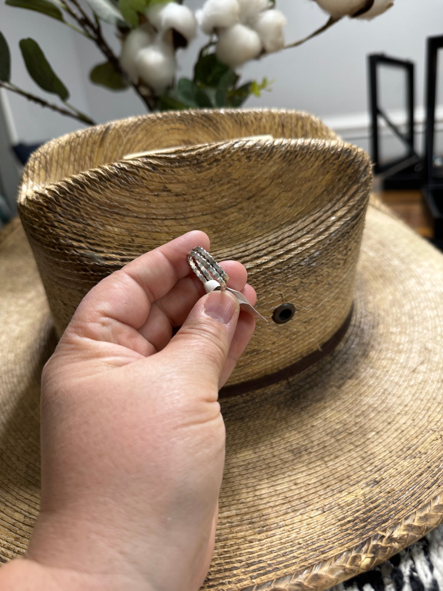 Size 7-1/2 pattern wire ring