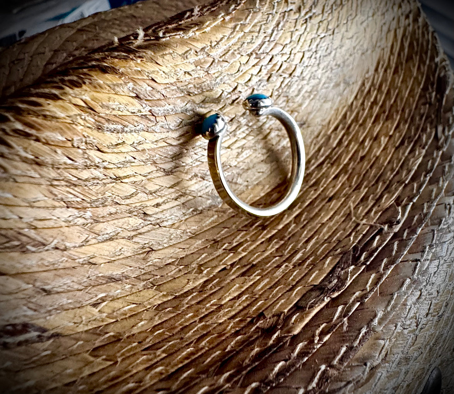 Size 8 adjustable Kingman ring