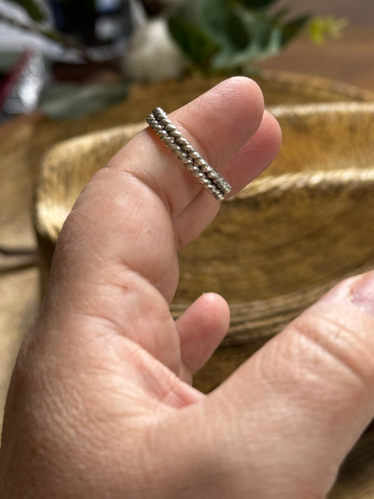 Size 9-1/2 twisted rope ring