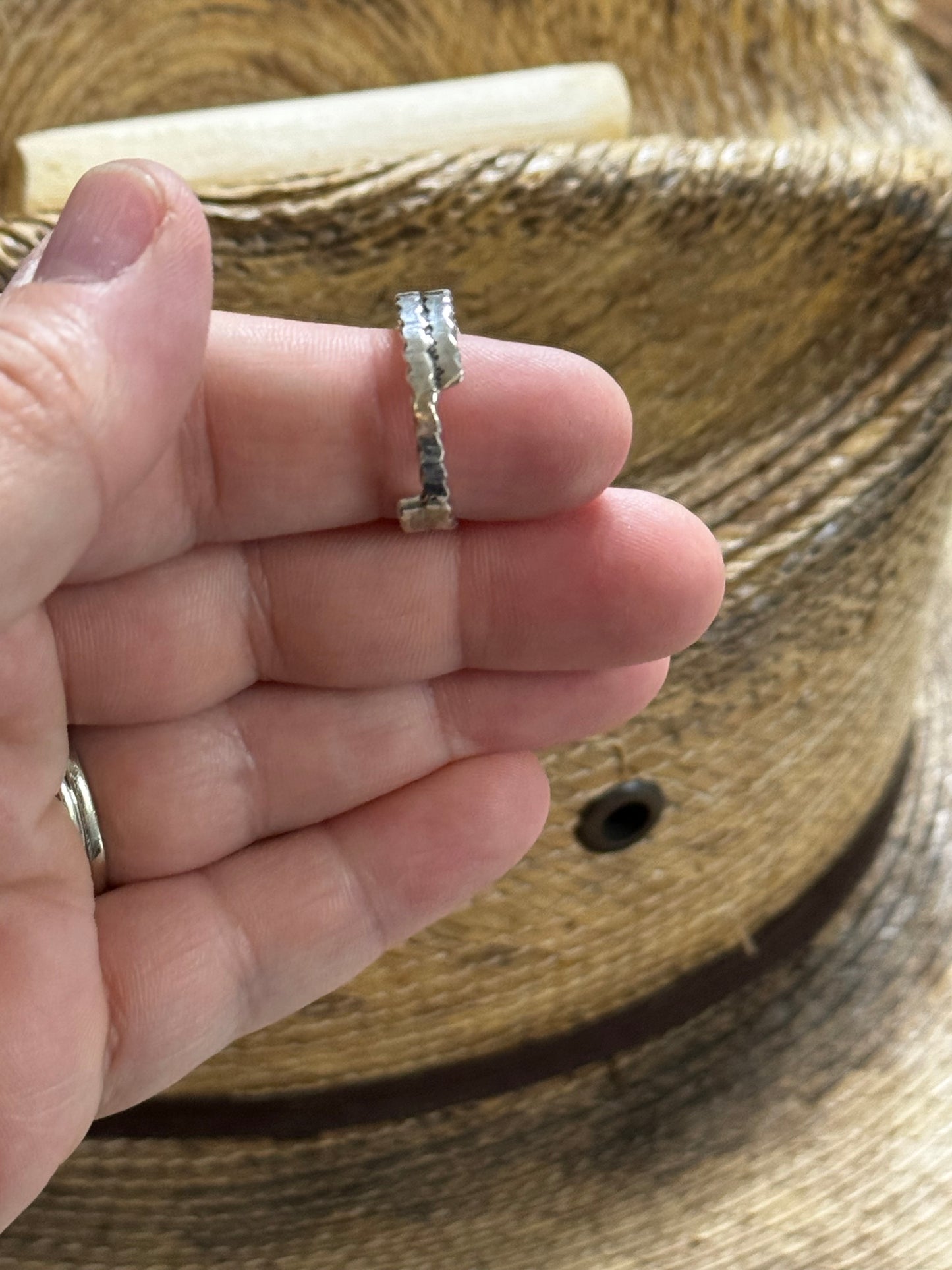 Size 7-1/2 pattern wire ring